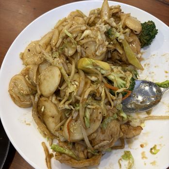 Chefmak Noodle House - Chicken Stir-Fried Rice Cakes - Noodles Near Me - Sacramento, California Chefmak Noodle House - Chicken Stir-Fried Rice Cakes - Noodles Near Me - Sacramento, California