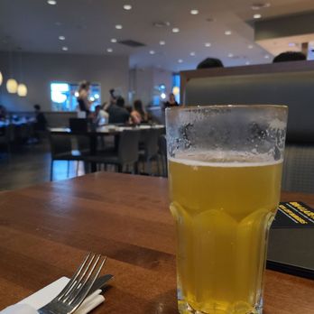 Bin 4 Burger Lounge - Burgers Near Me - Kelowna, British Columbia