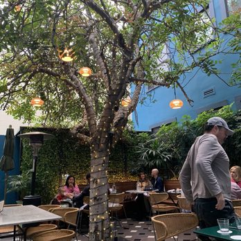 Simonette - Garden patio - French Near Me - Culver City, California Simonette - Garden patio - French Near Me - Culver City, California