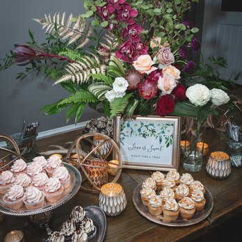 La Terre - Florists Near Me - Mequon, Wisconsin La Terre - Florists Near Me - Mequon, Wisconsin