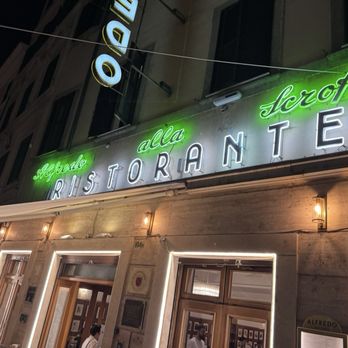 Alfredo alla Scrofa - All lit up at night! - Italian Near Me - Rome, RM Alfredo alla Scrofa - All lit up at night! - Italian Near Me - Rome, RM