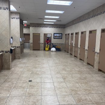 Buc-ee's - Plenty of stalls - Gas Stations Near Me - New Braunfels, Texas