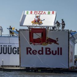 Francos Pastaria - Team GeilePizza.de beim Red Bull Flugtag