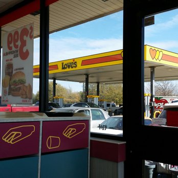 Burger King - Part of Loves - all one building - Burgers Near Me - Fairfield, Texas