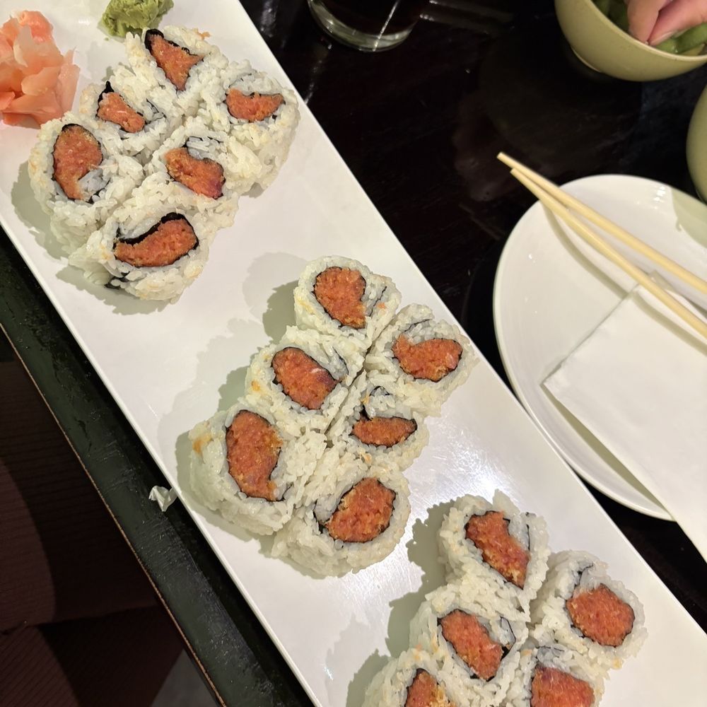 Sushi Naper - Spicy Tuna Maki - Sushi Bars Near Me - Naperville, Illinois Sushi Naper - Spicy Tuna Maki - Sushi Bars Near Me - Naperville, Illinois