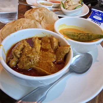 Ipoh Kopitiam - Roti Canai w/Chicken Curry - Malaysian Near Me - Alhambra, California