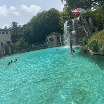 Venetian Pool - Waterfall - Swimming Pools Near Me - Coral Gables, Florida Venetian Pool - Waterfall - Swimming Pools Near Me - Coral Gables, Florida
