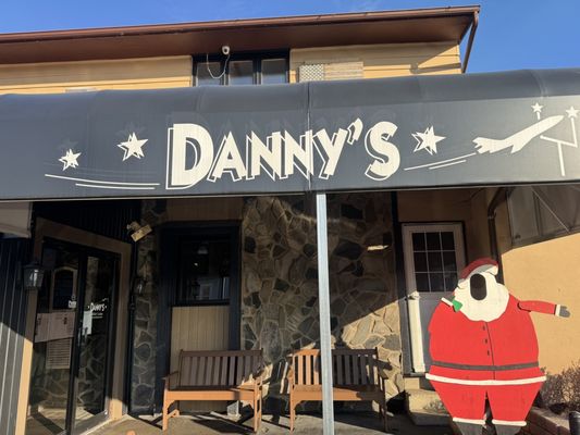 Danny's by null
