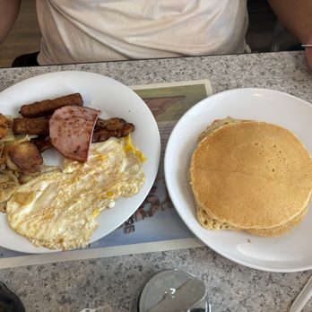 Southern Pancake and Waffle House - Big southern - Breakfast & Brunch Near Me - Williamsburg, Virginia Southern Pancake and Waffle House - Big southern - Breakfast & Brunch Near Me - Williamsburg, Virginia