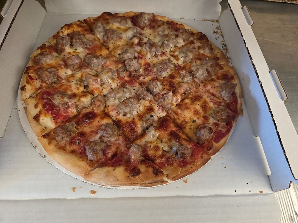 Mangia Pizza Logo