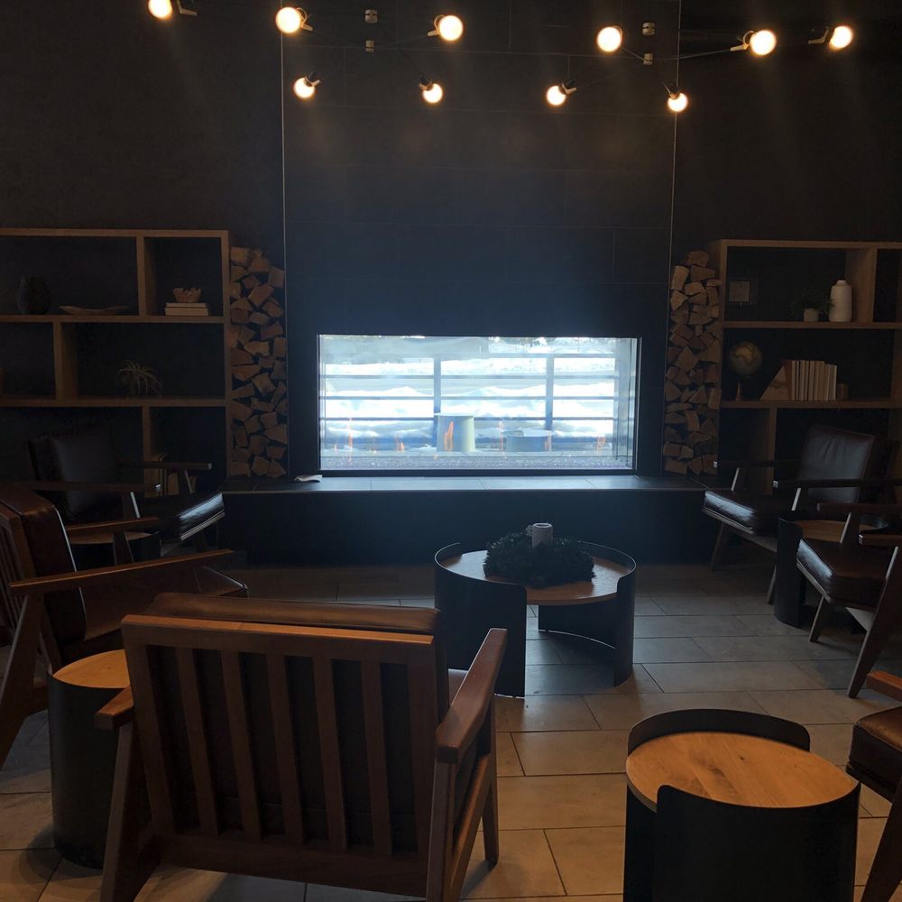 Starbucks - Coffee & Tea Near Me - Mammoth Lakes, California