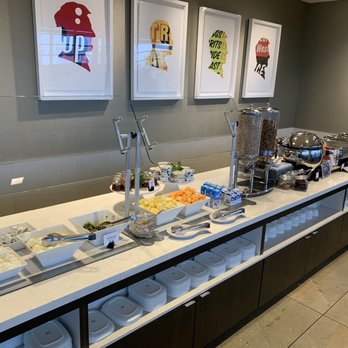 Delta Sky Club - Breakfast buffet - Airport Lounges Near Me - Arlington, Virginia Delta Sky Club - Breakfast buffet - Airport Lounges Near Me - Arlington, Virginia