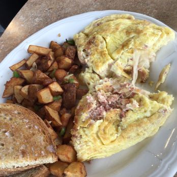 Castaways Cafe and Grill - Corned beef omelette - Barbeque Near Me - Point Pleasant, New Jersey Castaways Cafe and Grill - Corned beef omelette - Barbeque Near Me - Point Pleasant, New Jersey
