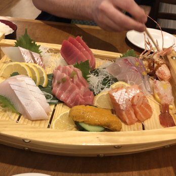 MOMO Sushi - 14 piece Omakase chefs choice - Sushi Bars Near Me - Mill Creek, Washington MOMO Sushi - 14 piece Omakase chefs choice - Sushi Bars Near Me - Mill Creek, Washington