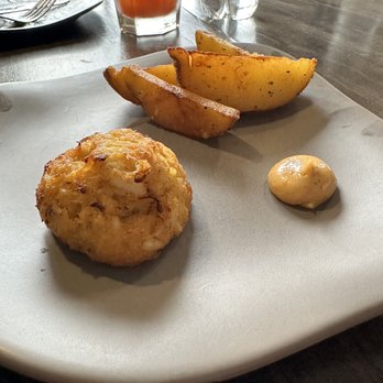 The Point Restaurant - Crab cake - Restaurants Near Me - Baltimore, Maryland The Point Restaurant - Crab cake - Restaurants Near Me - Baltimore, Maryland