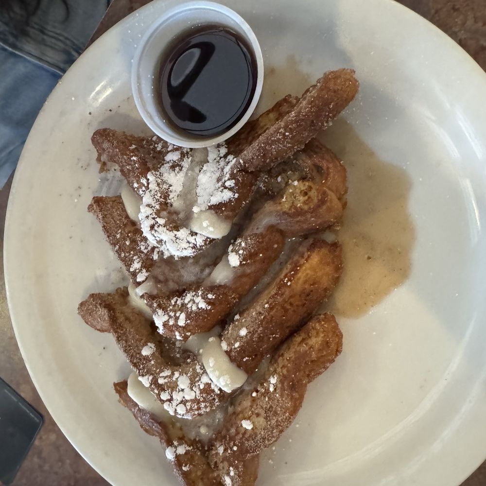 Henhouse Cafe - Cinnamon roll French toast - American Near Me - Mesa, Arizona