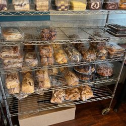 Mordy's Kosher Bakery And Cafe - Amazing baked goods!