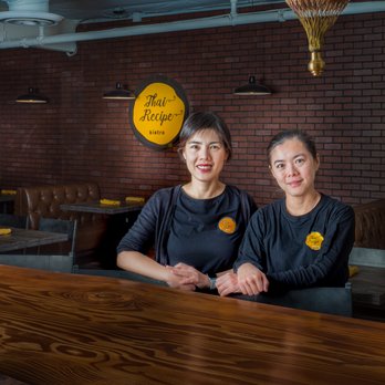 Thai Recipe Bistro - Meet the owners and sisters of Thai Recipe Bistro in the Coronado neighborhood of Phoenix. Photo: Everardo Keeme - Thai Near Me - Phoenix, Arizona