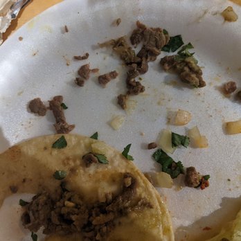 Mom and Pops Tacos - Nasty grissley , fatty, greasy and definitely the bottom of the barrel asada... - Food Trucks Near Me - Ventura, California