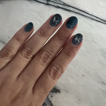 Kosmo Nail Bar - Nail Salons Near Me - Mclean, Virginia