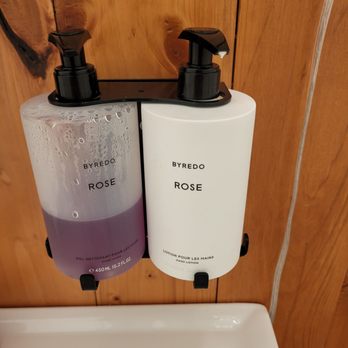 Collective Retreats - Byredo rose hand wash and lotion - smells so good - Vacation Rentals Near Me Collective Retreats - Byredo rose hand wash and lotion - smells so good - Vacation Rentals Near Me