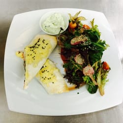 Pauls-Event-Vinothek - Überbackener Wrap mit Spinat und Feta mit Bärlauch-Dip