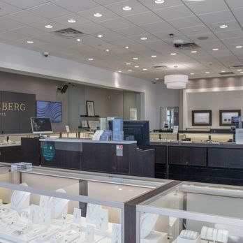 Helzberg Diamonds - Helzberg Diamonds - Jewelry Near Me - Gilbert, Arizona Helzberg Diamonds - Helzberg Diamonds - Jewelry Near Me - Gilbert, Arizona