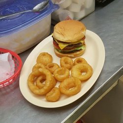 Bonnie's Kountry Cafe - Juicy bacon cheeseburger with onion rings