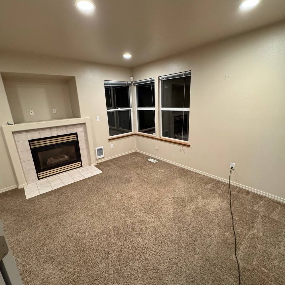 Tidy House Cleaning - Family room - Home Cleaning Near Me