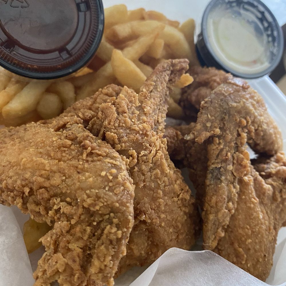 Sharks Fish & Chicken - 4 Wings $6.99 - Fish & Chips Near Me - Chicago, Illinois Sharks Fish & Chicken - 4 Wings $6.99 - Fish & Chips Near Me - Chicago, Illinois