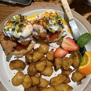 Surisan - Fried chicken Benedict - Korean Near Me - San Francisco, California Surisan - Fried chicken Benedict - Korean Near Me - San Francisco, California