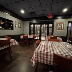 Tikka House - Interior Dining Room