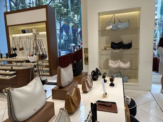 kate spade new york, 610 5th Ave, Spc C, New York, NY 10020, US