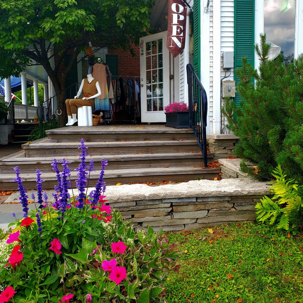 Coco Goose - Entrance - 7/8/2022 - Women's Clothing Near Me - Stowe, Vermont Coco Goose - Entrance - 7/8/2022 - Women's Clothing Near Me - Stowe, Vermont