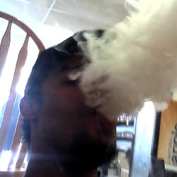 Mis’T Vapors - Chuckin dem clouds