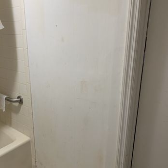 Hampton Inn & Suites Manchester - Another wall in the bathroom disgusting - Hotels Near Me - Manchester, Tennessee Hampton Inn & Suites Manchester - Another wall in the bathroom disgusting - Hotels Near Me - Manchester, Tennessee