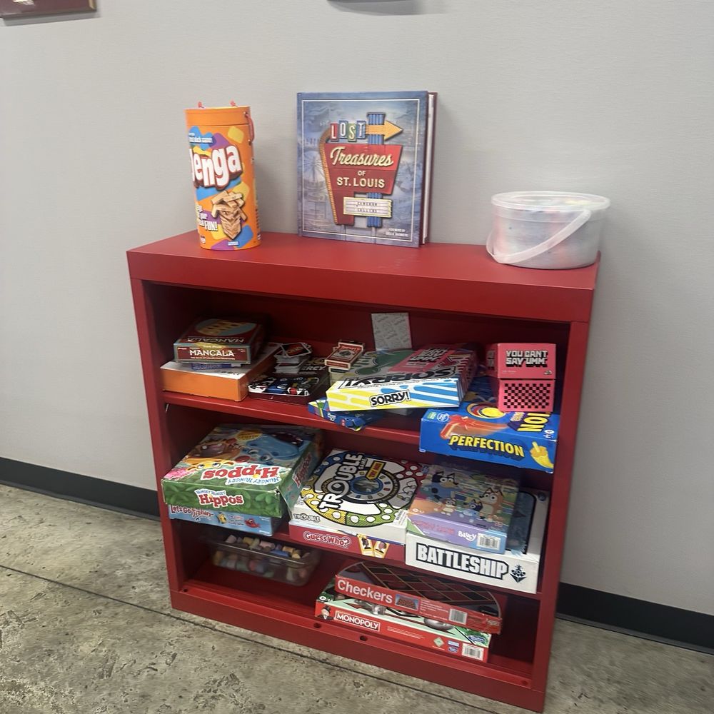 Hi Pointe Drive In - O'Fallon - Games to borrow - Burgers Near Me - O'Fallon, Illinois Hi Pointe Drive In - O'Fallon - Games to borrow - Burgers Near Me - O'Fallon, Illinois