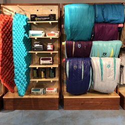 Wanderer's Outpost - Camping gear from Nemo and Sea to Summit