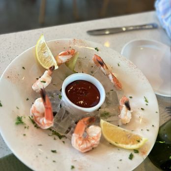 Dapper Dine & Lounge - Cocktail Bars Near Me - Riverside, California
