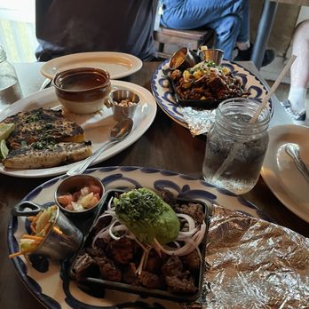 Licha's Cantina - Tacos de Al Pastor, Birria, Suadero - Bars Near Me - Austin, Texas