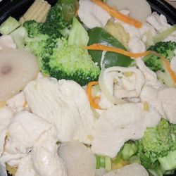 Liu's Kitchen - Steamed chicken w garlic sauce on side