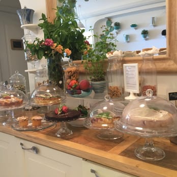Casa e Bottega - Dessert display - Gluten-Free Near Me - Positano, SA