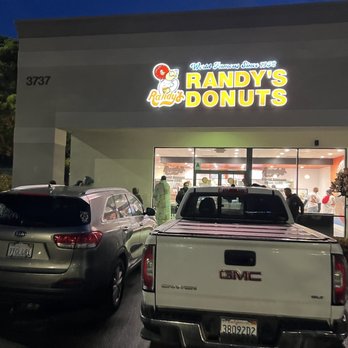 Randy’s Donuts - Coffee & Tea Near Me - San Diego, California