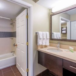 Sonesta ES Suites Atlanta - Perimeter Center - Suite Bathroom