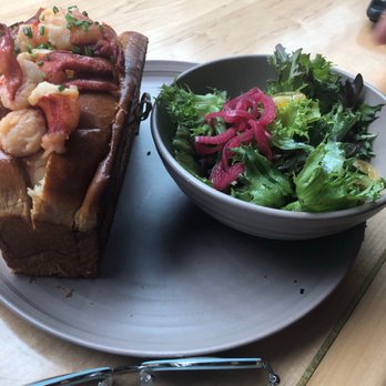 Monarch Ocean Pub - Gastropubs Near Me - Del Mar, California