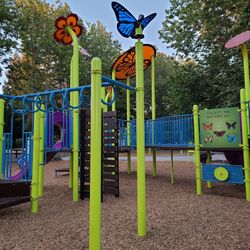 Wanish Park - Monkey bars and other climbing structures