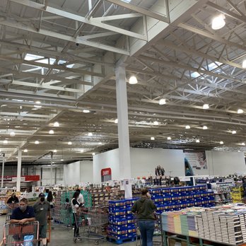 Costco - Main aisle by food - Wholesale Stores Near Me - Portland, Oregon