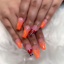 Amazing Nails This place is great , Pauline always has my nails and Lashes looking amazing! Everyone is so nice.