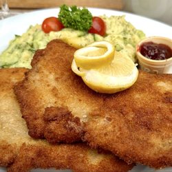 Lindenbräu am Potsdamer Platz - Huge two pieces of Weiner Schnitzel