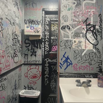 Route 101 SF - Bathroom - Dive Bars Near Me - San Francisco, California Route 101 SF - Bathroom - Dive Bars Near Me - San Francisco, California